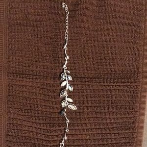 Beautiful multi stone silver Tone bracelet 9”